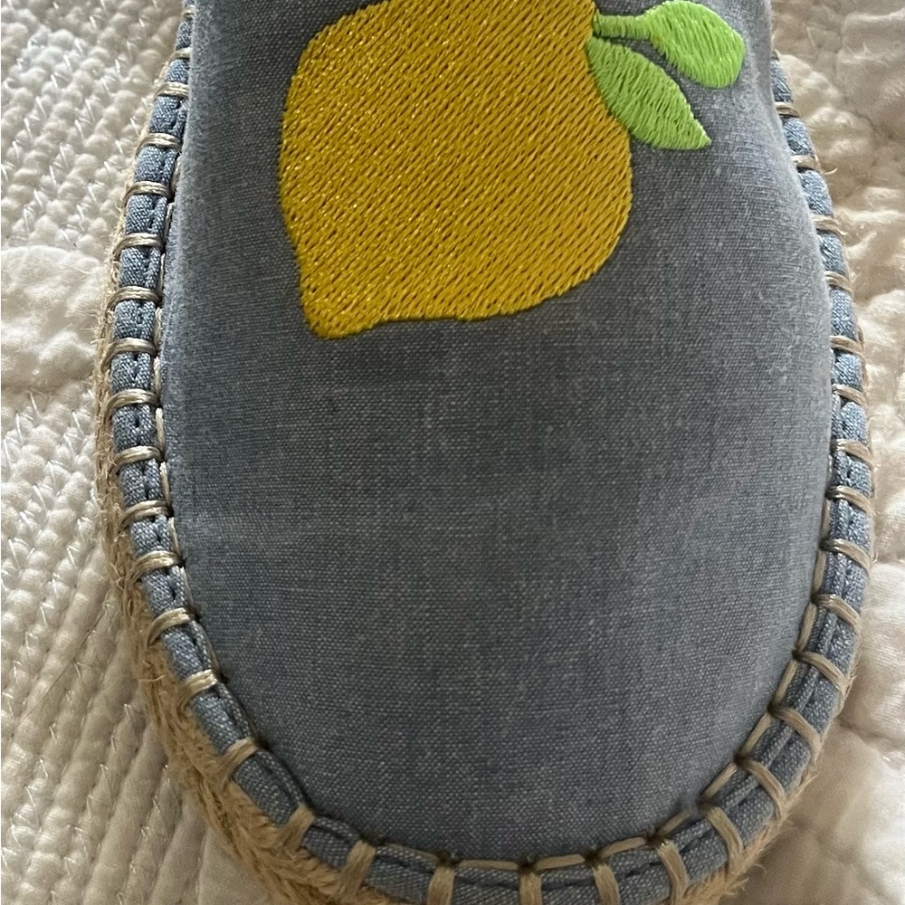 crown & ivy Blue Espadrilles with Lemon Embroidery sz 8